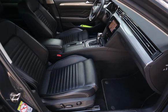 Volkswagen Passat - Afbeelding 15 van 30