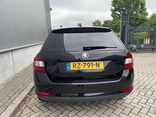 Škoda Rapid - Afbeelding 10 van 27