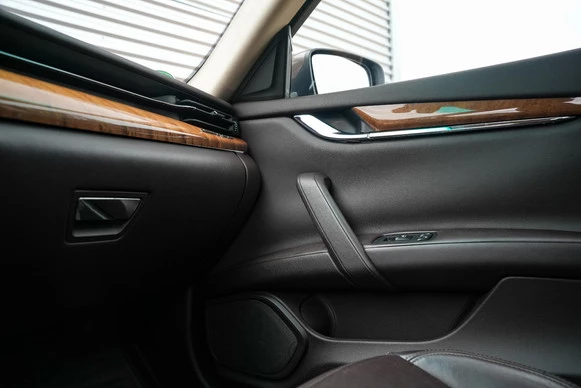 Maserati Quattroporte - Afbeelding 19 van 30