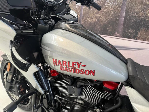 Harley-Davidson Road Glide - Afbeelding 8 van 13