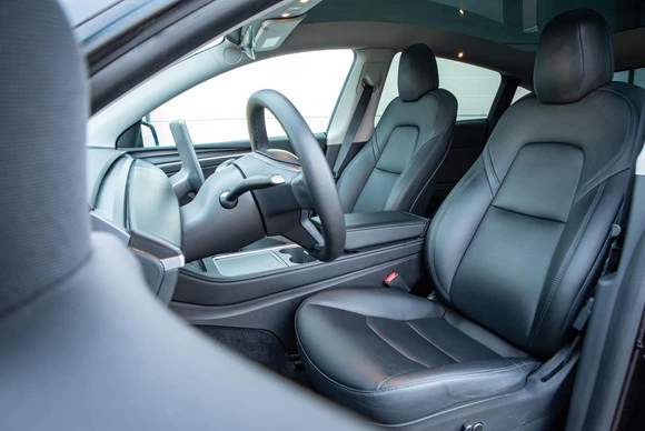 Tesla Model Y - Afbeelding 8 van 30