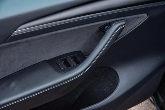 Tesla Model Y - Afbeelding 14 van 30