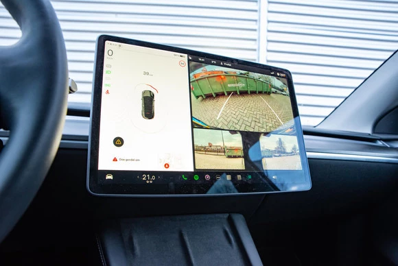 Tesla Model Y - Afbeelding 16 van 30