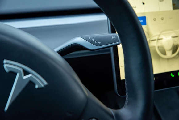 Tesla Model Y - Afbeelding 19 van 30