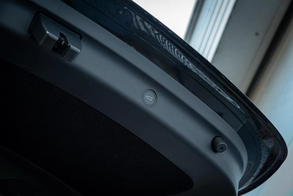 Tesla Model Y - Afbeelding 25 van 30