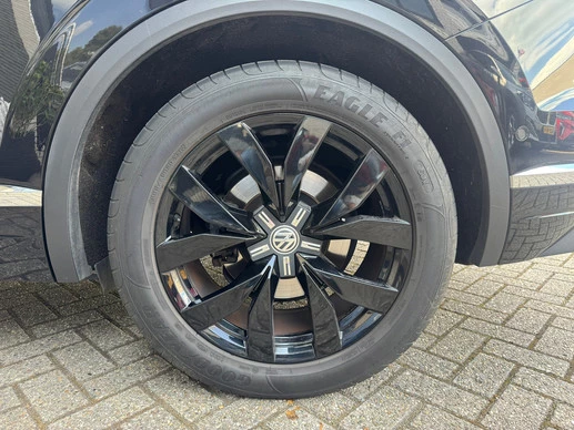 Volkswagen Touareg - Afbeelding 17 van 24