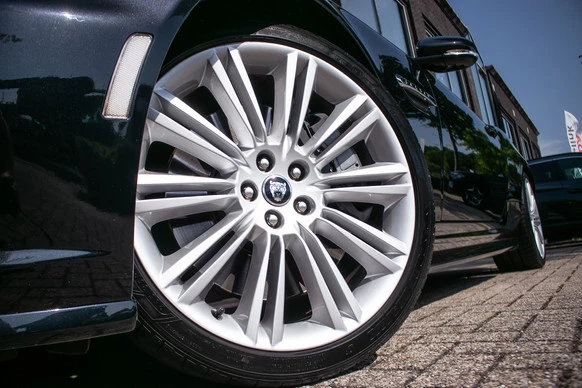 Jaguar XK - Afbeelding 16 van 30