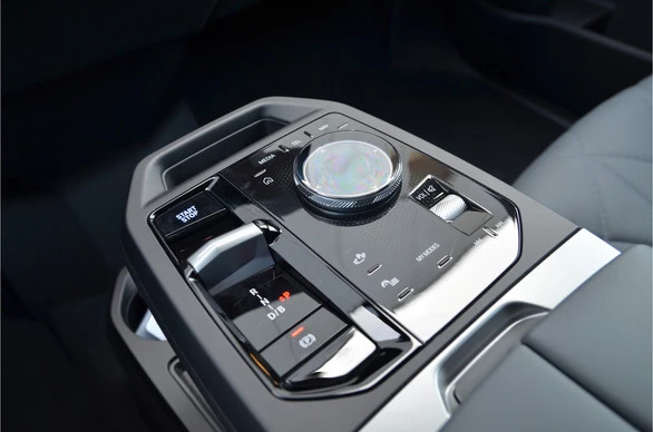 BMW iX - Afbeelding 18 van 21