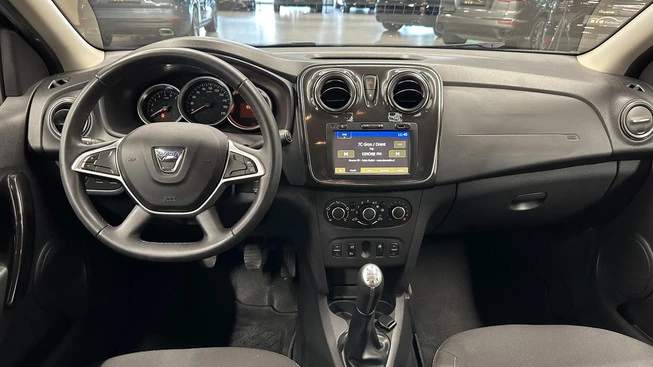 Dacia Logan - Afbeelding 2 van 30