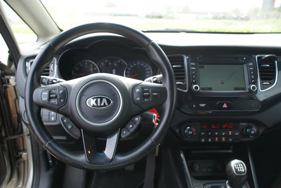 Kia Carens - Afbeelding 17 van 25