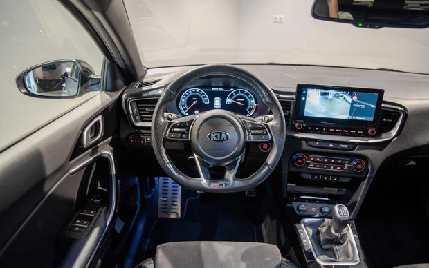 Kia Ceed - Afbeelding 10 van 29