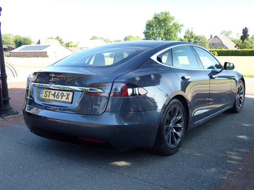 Tesla Model S - Afbeelding 4 van 30