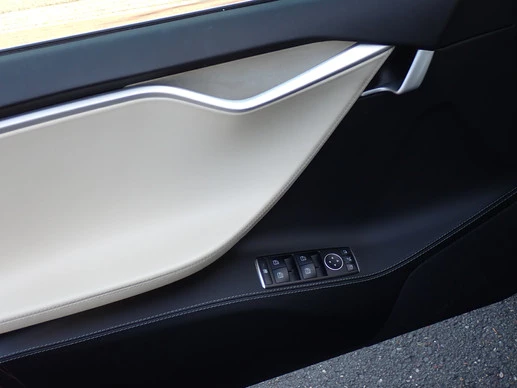 Tesla Model S - Afbeelding 27 van 30