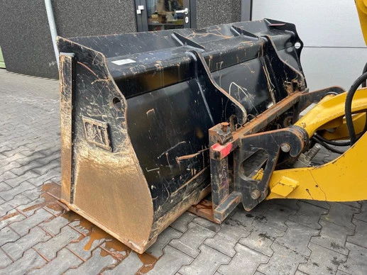 Caterpillar  - Afbeelding 7 van 30