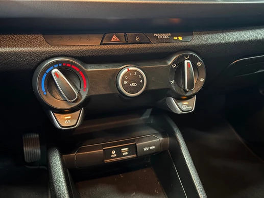 Kia Rio - Afbeelding 19 van 27