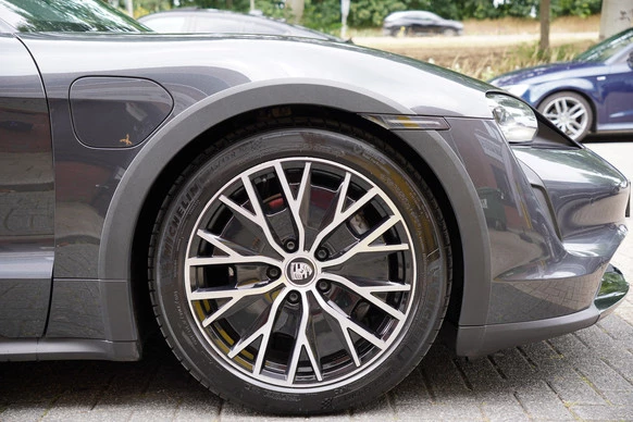 Porsche Taycan - Afbeelding 7 van 28