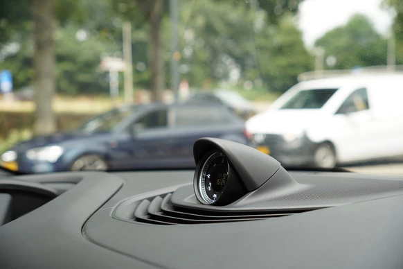 Porsche Taycan - Afbeelding 14 van 28