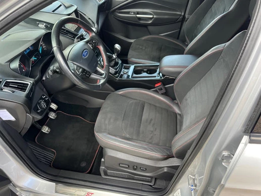 Ford Kuga - Afbeelding 15 van 30