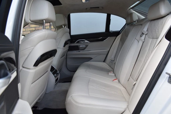 BMW 7 Serie - Afbeelding 12 van 30