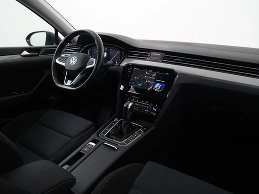 Volkswagen Passat - Afbeelding 2 van 30