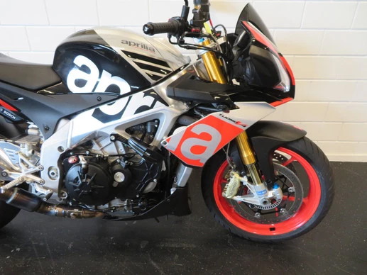 Aprilia Tuono V4 - Afbeelding 9 van 14