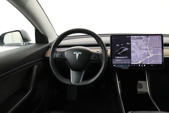 Tesla Model 3 - Afbeelding 8 van 27