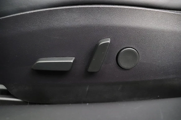 Tesla Model 3 - Afbeelding 16 van 27