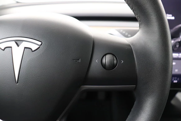Tesla Model 3 - Afbeelding 19 van 27