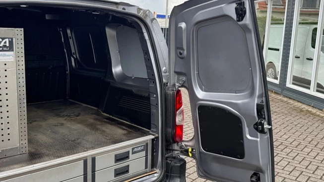 Opel Combo - Afbeelding 13 van 27