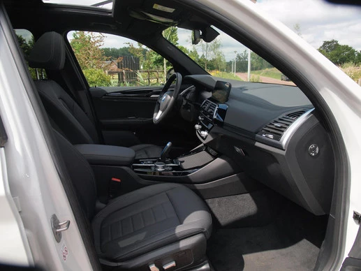 BMW iX3 - Afbeelding 16 van 30