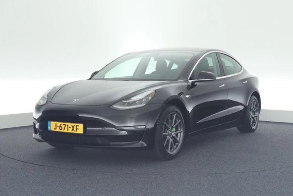 Tesla Model 3 - Afbeelding 1 van 30