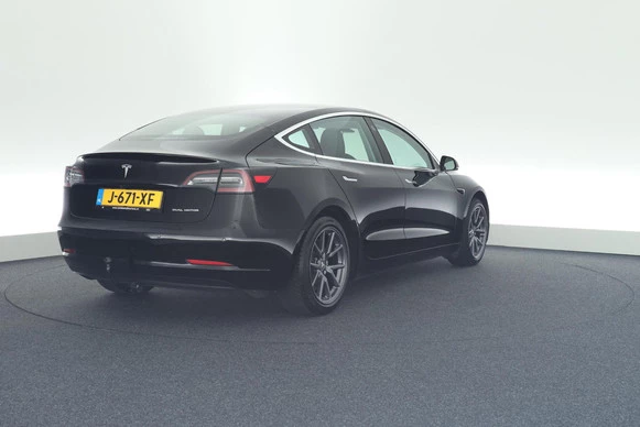 Tesla Model 3 - Afbeelding 9 van 30