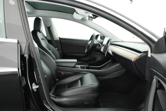 Tesla Model 3 - Afbeelding 13 van 30