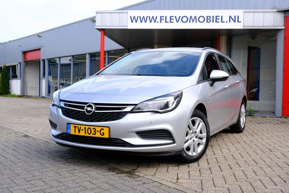 Opel Astra - Afbeelding 1 van 30