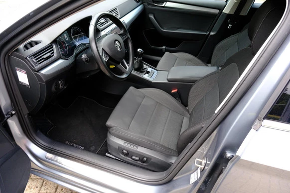 Škoda Superb - Afbeelding 2 van 30