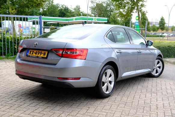 Škoda Superb - Afbeelding 3 van 30