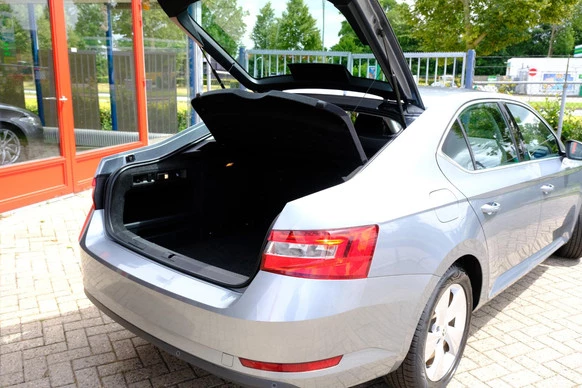 Škoda Superb - Afbeelding 10 van 30