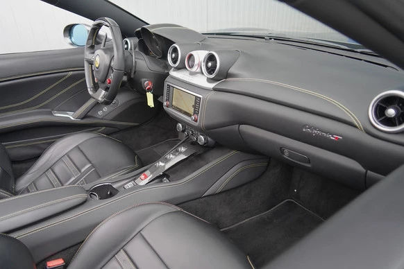Ferrari California - Afbeelding 4 van 30