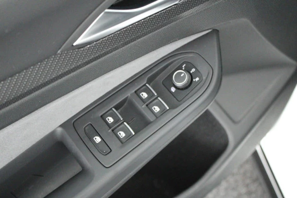 Volkswagen Golf - Afbeelding 16 van 30