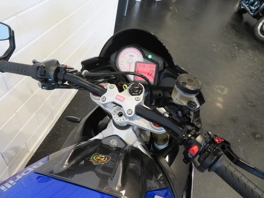 Aprilia Tuono V4 - Afbeelding 5 van 14