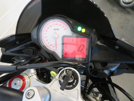 Aprilia Tuono V4 - Afbeelding 6 van 14