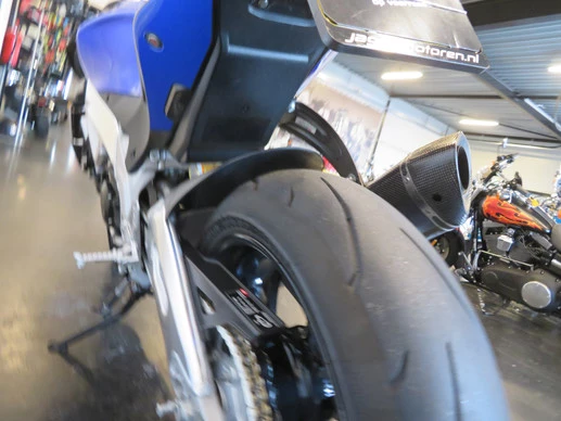 Aprilia Tuono V4 - Afbeelding 13 van 14