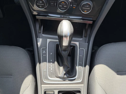 Volkswagen e-Golf - Afbeelding 28 van 30