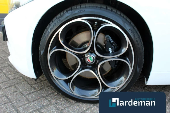 Alfa Romeo Giulia - Afbeelding 24 van 28