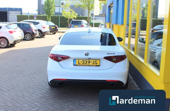 Alfa Romeo Giulia - Afbeelding 26 van 28