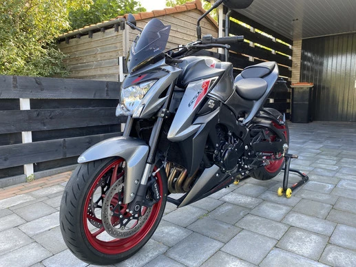Suzuki GSX - Afbeelding 1 van 8