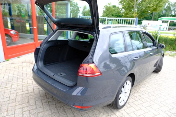 Volkswagen Golf - Afbeelding 9 van 30