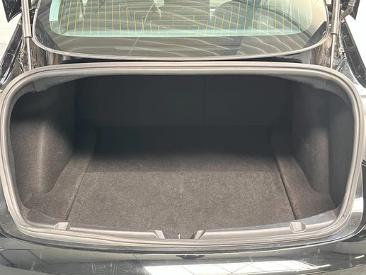 Tesla Model 3 - Afbeelding 8 van 30