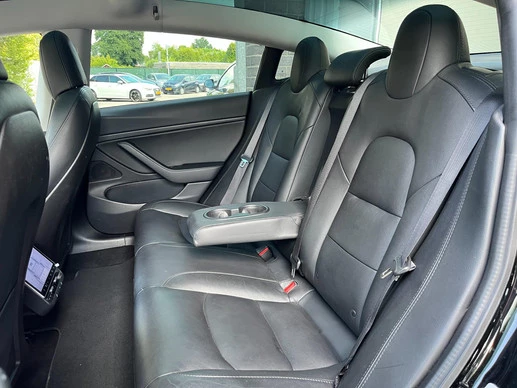 Tesla Model 3 - Afbeelding 13 van 30