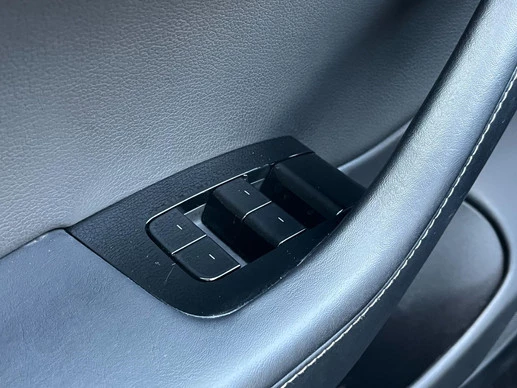 Tesla Model 3 - Afbeelding 24 van 30